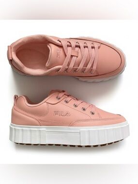🆕 Fila | Women's Sandblast Blush Pink Chunky Platform Lace Up Sneakers NWOB